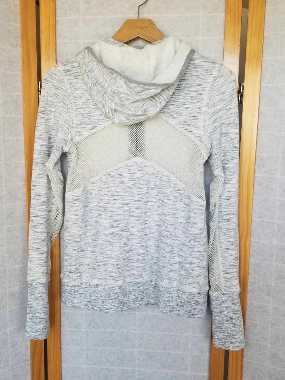 FP Movement Gray Hoodie Markle Mesh Half-Zip Sweatshirt Size Medium Zip Pockets